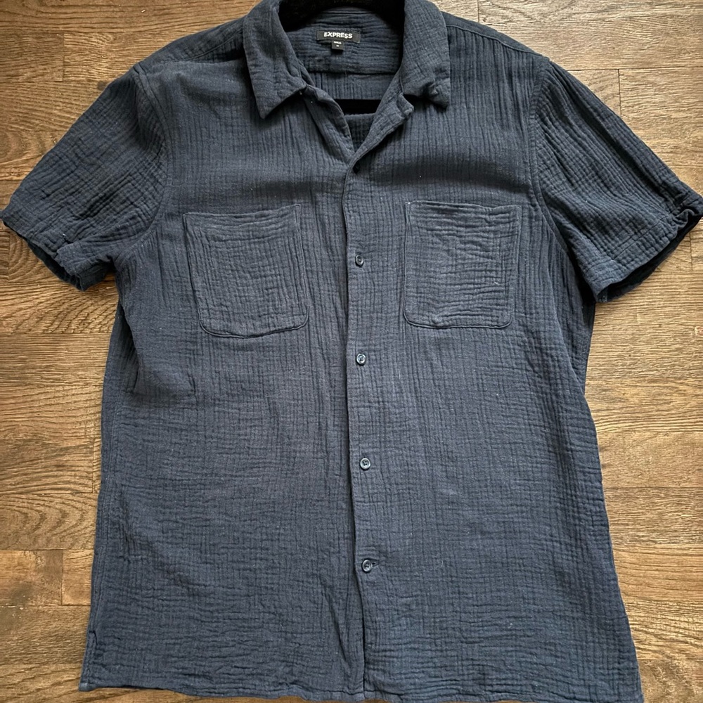 TWO Express Crinkle Textured Cotton Short Sleeve Shirts! Good used condition. - Picture 3 of 14